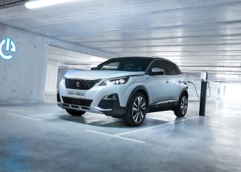 Peugeot 3008 prichádza v očakávanej hybridnej verzii s pohonom 4×4