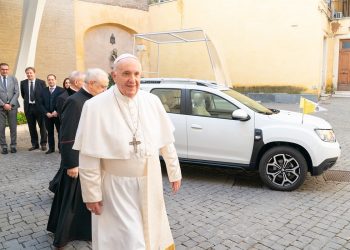 Obľúbené SUV Dacia Duster bude využívať už aj pápež František
