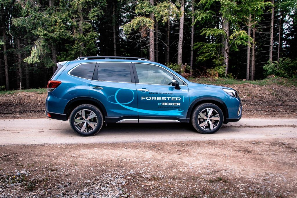 Bočná silueta nového modelu Subaru Forester