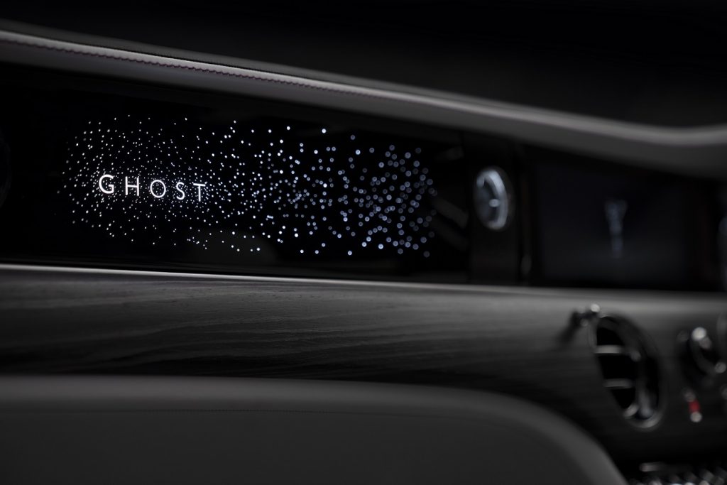 Exkluzívna palubná doska nového modelu Rolls-Royce Ghost