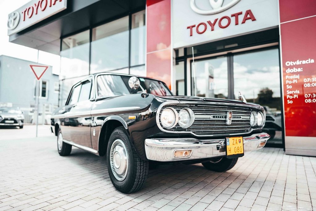 Historická Toyota Crown z roku 1964